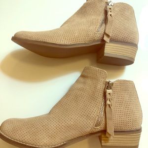 Dolce Vita never worn size 6 booties